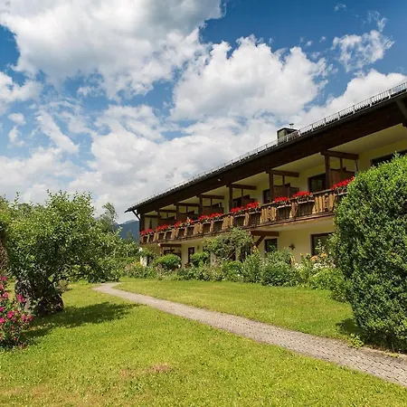 Waldhauser Hof *