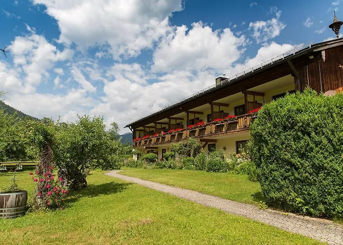Waldhauser Hof *